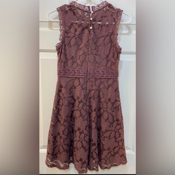 Altar'd State Sleeveless A-Line Plum Lace Overlay Floral Dress Women's Size S. - Picture 2 of 5